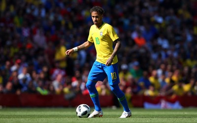 绿茵体育热评-于帕梅卡诺欧冠精彩表现回放