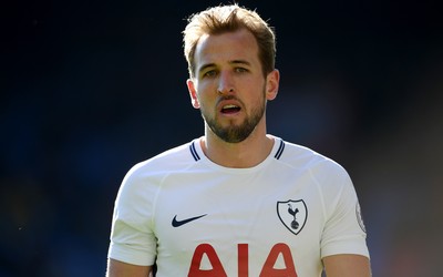 绿茵体育精华-克瓦拉茨赫利亚帽子戏法登顶射手榜