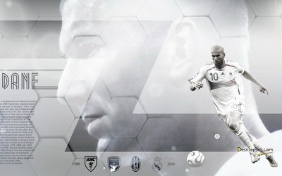 绿茵体育讨论-阿菲夫任意球击中横梁遗憾